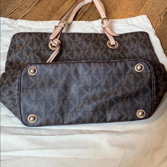 Michael Kors Signature Tote - Picture 5 of 5